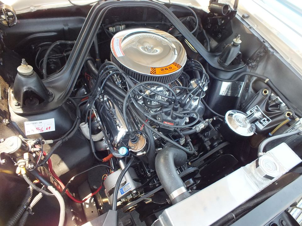Detailed engine bay with chrome 260 air cleaner and black valve covers
