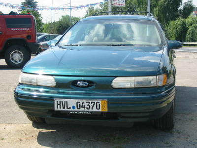 1995 Ford Taurus photo
