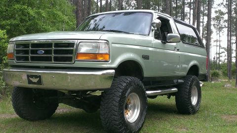 1995 Ford Bronco photo