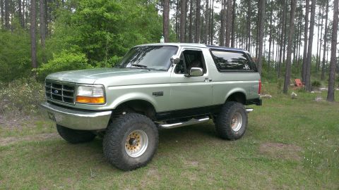 1995 Ford Bronco photo