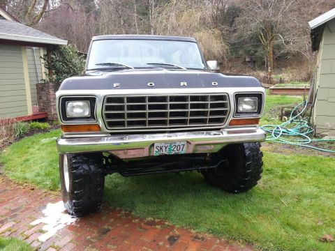 1979 Ford Bronco - This 1979 Ford Bronco is presented from a straight-on, front-facing perspective.