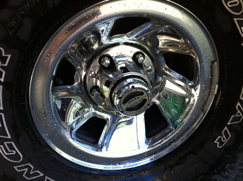 1992 Ford F-150 - Used WARN premium hubs. Fully functional for $10.