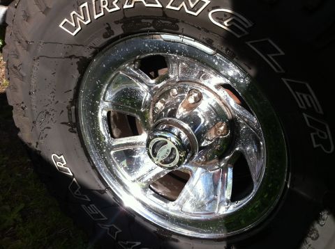 1992 Ford F-150 - Used WARN hubs. Fully functional for $10.