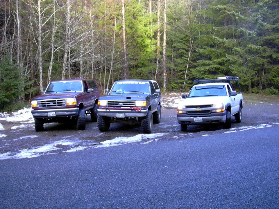 Group shot.  Nathan's '92 on the left, me in the middle and Tony's work truck on the right.