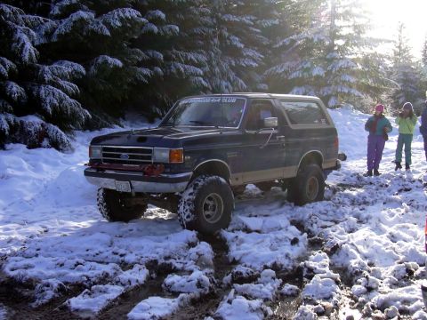 1991 Ford Bronco - First time in the snow since all the work was done!