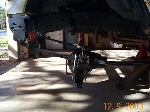 1986 Ford Bronco - drivers side mounted with 5/8" u-bolts.