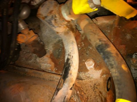 1996 Ford Bronco - Intake cooling hose connections.