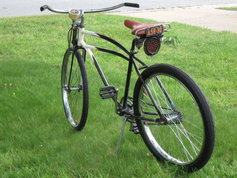 1994 Ford Bronco - Custom bicycle with brown saddle and license plate A59-30 on rear fender.