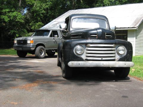 1948 Ford F1 - Front