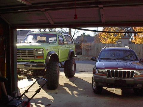 1986 Ford Bronco - The Jeep sure looks small.