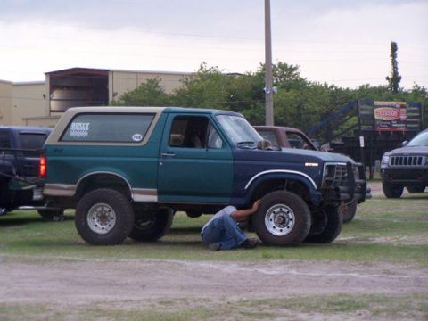 1996 Ford Bronco - Trucks on the Track 5/11/13 Ripped off a shock tower