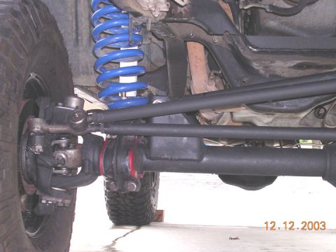 1994 Ford Bronco - closeup of pass side with lower trackbar mount (kinda)