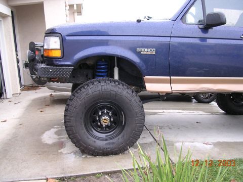 1994 Ford Bronco - the new lower mounts raised the front a bit, and i definately have enuf room for the 37's and 40's should only require a little trimming. I…