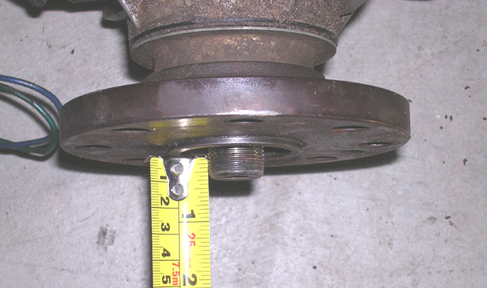 rear flange on 1356.  I needed a donor to put on the front so i could run a CV front shaft, as the pinion on the 60 is pointed right at the tcase and causes bad vibes.