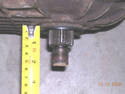 1994 Ford Bronco - front output shaft with the fixed yoke removed