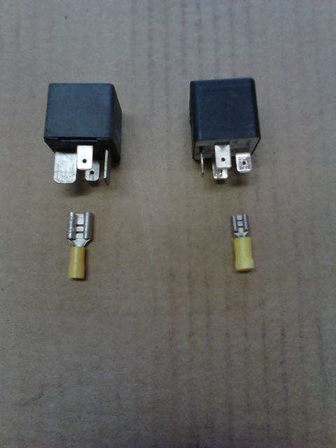 1979 Ford Ranchero - Spade connector differences between 70 amp(left) and standard 30/40 amp(right) Bosch style relays.