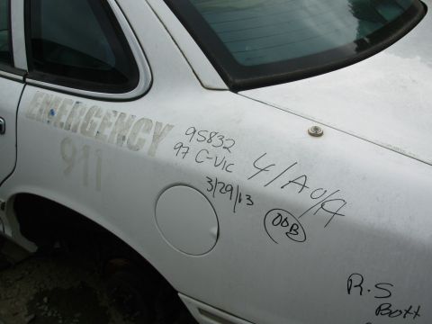 1994 Ford Crown Victoria - This is a '97 that I noticed because it's the only one (of any year) at LKQ with the divider.