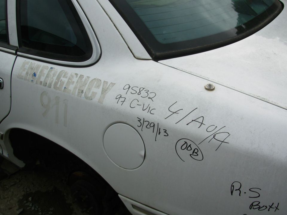 This is a '97 that I noticed because it's the only one (of any year) at LKQ with the divider.