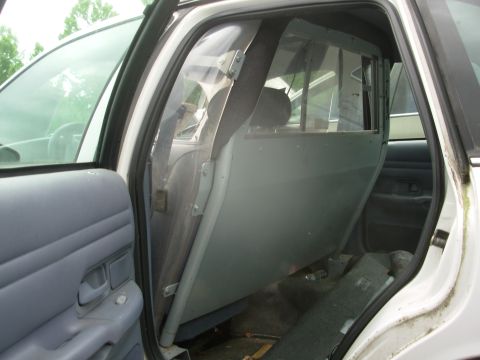 1994 Ford Crown Victoria - This is a '97 that I noticed because it's the only one (of any year) at LKQ with the divider.