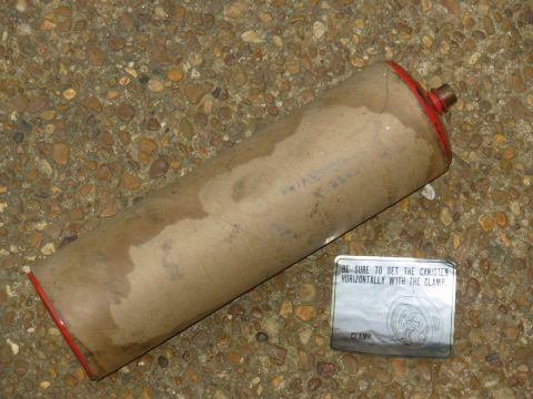 2004 Land Rover Land Rover - Spare Tire Air Bottle from '89 300ZX seems to be around half-full of R154a. Weight: 1lb 14 oz. IF THE IMAGE IS TOO SMALL, click it.