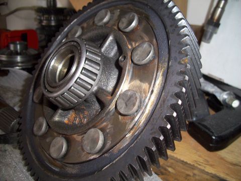 1995 Ford Probe - Close-up of a differential gear and bearing assembly, with a Supermotors.net watermark.