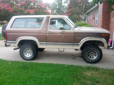 1982 Ford Bronco photo