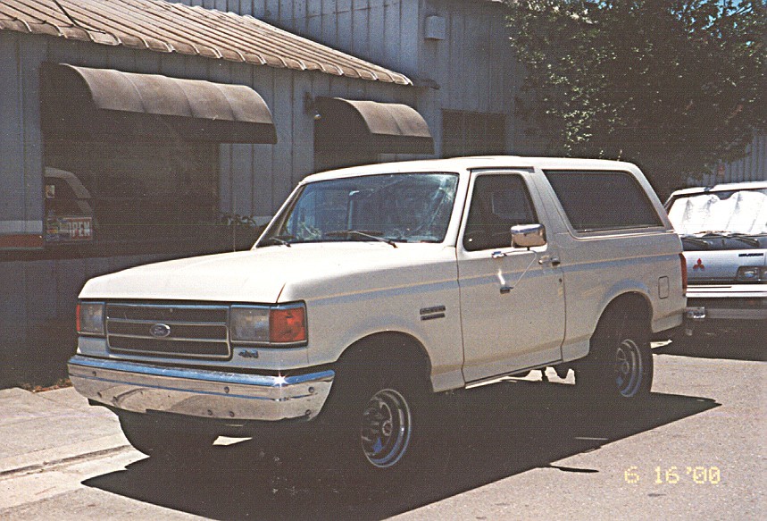1990 Ford Bronco “SwampDog”