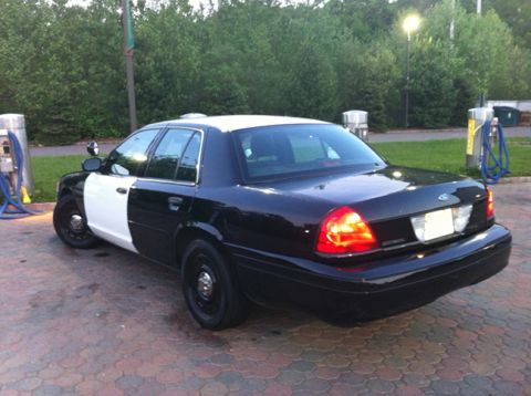2003 Ford Crown Victoria photo