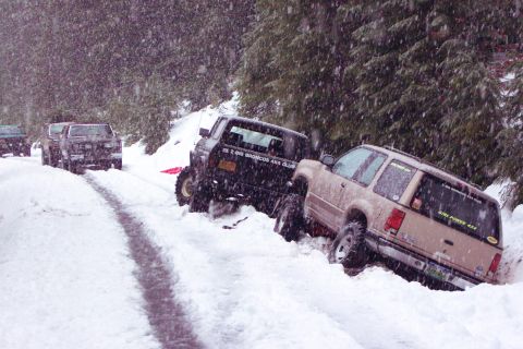 1996 Ford Bronco - The pouring rain turns to snow. And is coming down heavy. (12/13/2003)