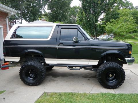1993 Ford Bronco photo