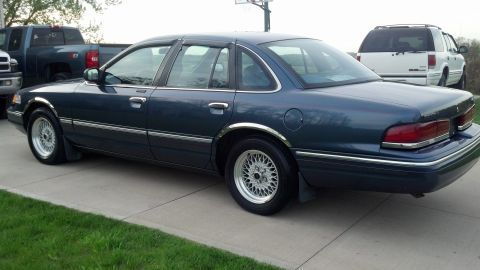 1996 Ford Crown Victoria photo