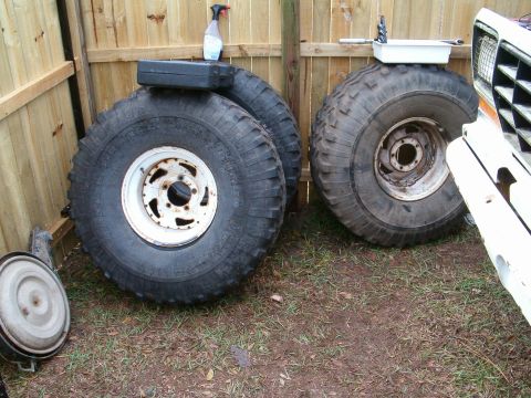 1979 Ford Bronco - The 38s it came with...