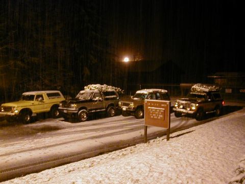 1994 Ford Explorer - The last of the group waiting with Tim until the tow truck arrives.