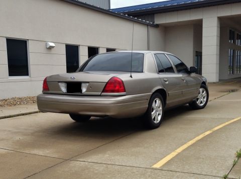 2005 Ford Crown Victoria photo