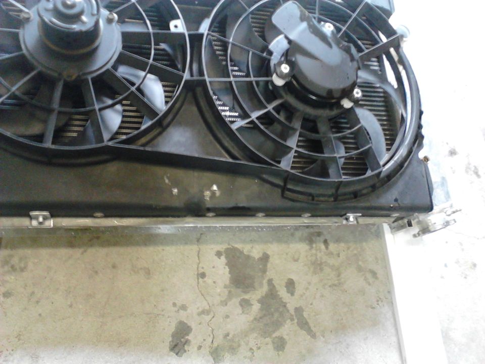 Ford Windstar dual cooling fans. Pic shows upper mount locations,