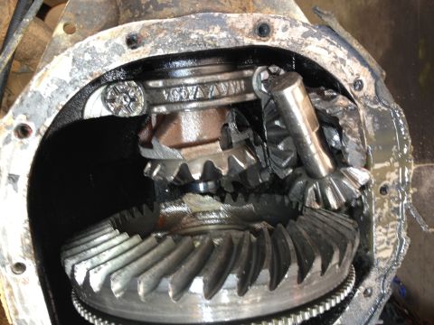 1995 Ford Bronco - Damaged differential gears showing broken teeth and wear.