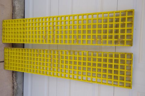 1983 Ferrari Enzo - Two yellow sand tracks are shown, each with a grid pattern. The registry incorrectly identifies them as a 1983 Ferrari Enzo.