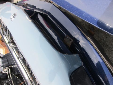 1991 Ford LTD Crown Victoria - Close-up of the grille and front bumper of a 1991 Ford Crown Victoria LTD.