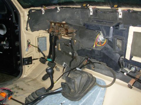 1983 Ford Bronco - I think everything is ready for the dash to go in now...