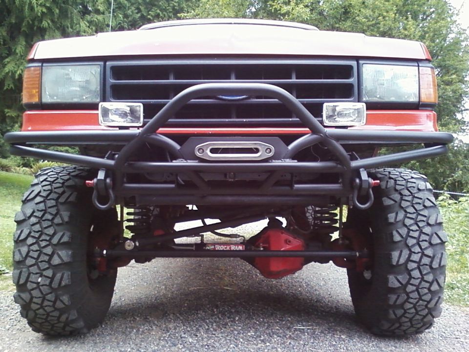 1989 Ford Bronco front view with tube bumper and winch
