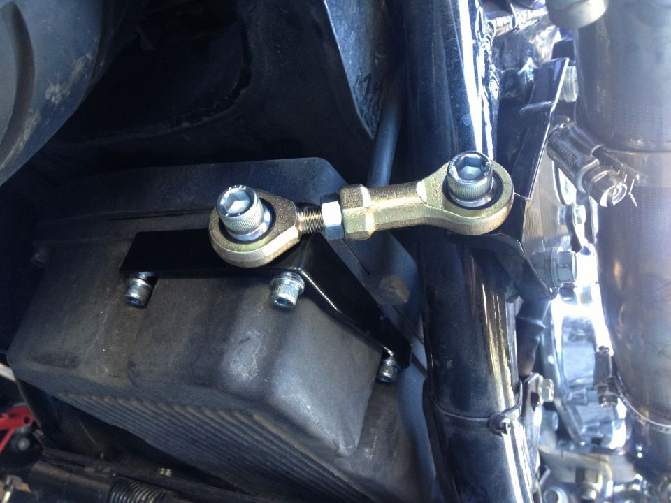 07 Harley Touring FLHTCU progressive touring link installed
