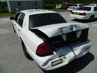 2006 Ford Crown Victoria photo