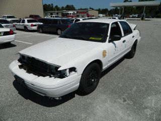 2006 Ford Crown Victoria photo