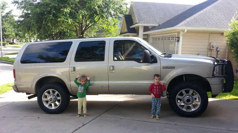 2005 Ford Excursion “Blondie”