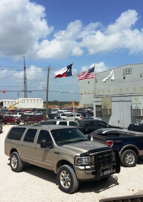 2005 Ford Excursion photo