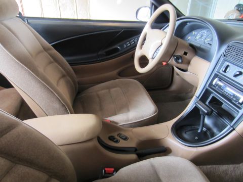 1995 Ford Mustang photo