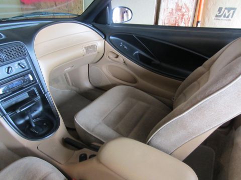 1995 Ford Mustang photo
