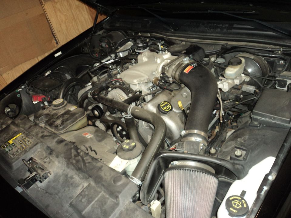 Engine bay with a K&N air intake system installed