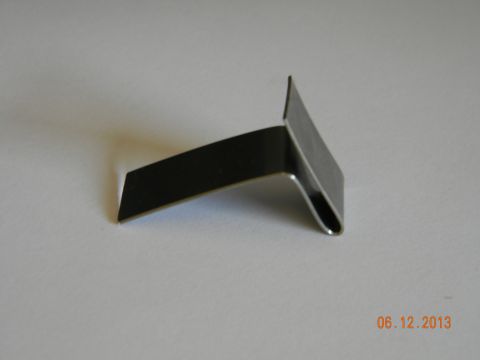 1995 Ford Bronco - cut a hose clamp and bent up this piece to attach to the pump arm