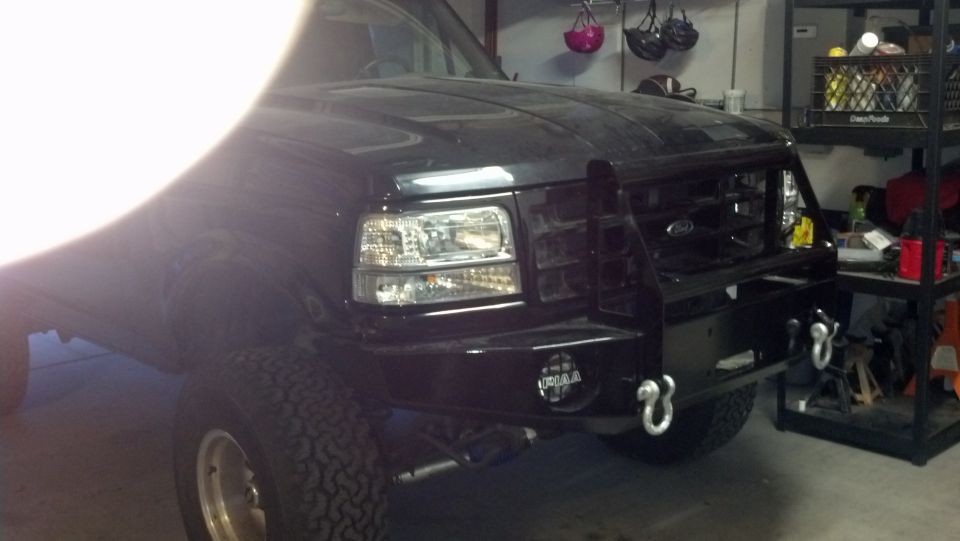 1995 Ford Bronco front end with aftermarket bumper and grille guard